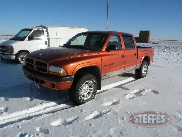 2001 Dodge Dakota_1.jpg